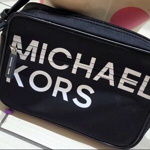 Michael Kors 🖤Black LOGO Large Crossbody Bag 🖤